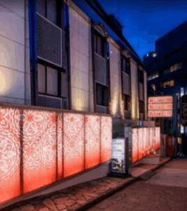 ホワイトシティ２３